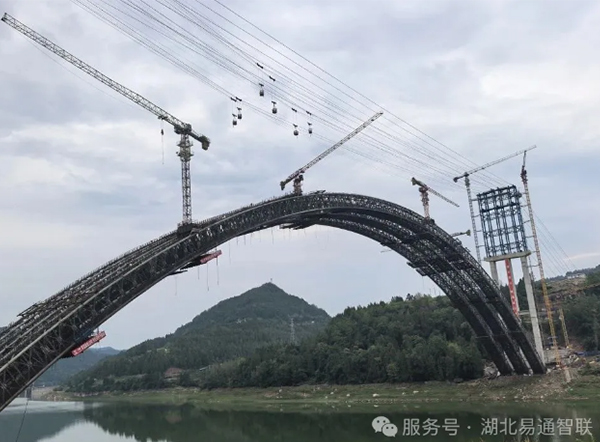 通江河特大橋｜北斗GNSS起重機(jī)群防碰撞系統(tǒng)創(chuàng)新實(shí)踐